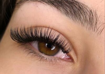 hybrid eyelash extensions